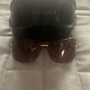 Authentic GUCCI  sunglasses with case